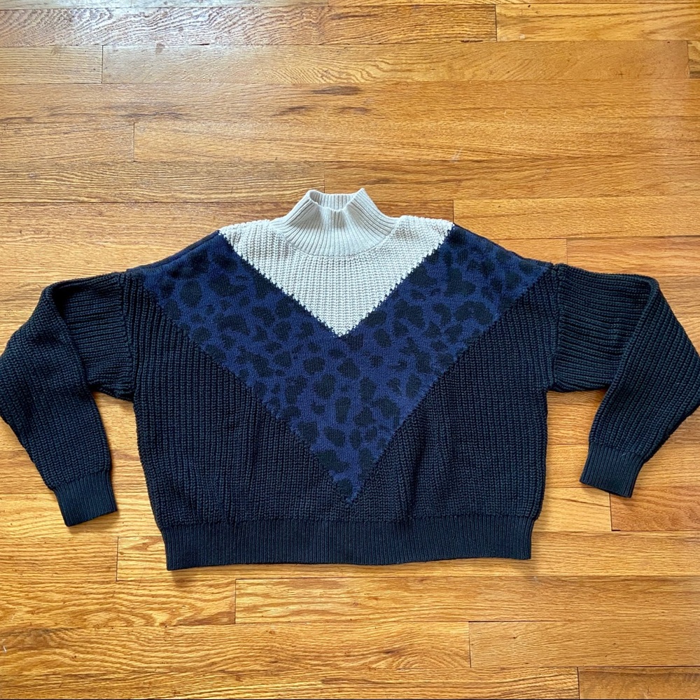 Kendall & Kylie turtleneck sweater